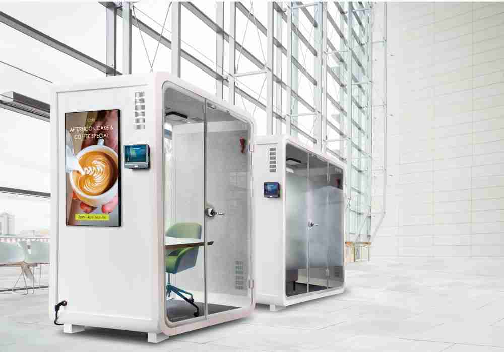 人生就是博子公司达擎之智慧行动办公舱，，采用PDLC智能调光玻璃设计，，，，透过通电与断电的电流切换，，，呈现透明与雾面效果，，，具节能降耗特性并兼顾隐私，，，确保信息安全