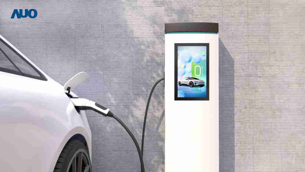 友達〝EVSE車用充電樁解決方案〞專為電動汽車充電樁設計，，，，具有高亮度、、、、克服戶外艱難環境的耐溫、、耐紫外線等特性，，，並搭載散熱性及擴充性強的高效能工業電腦，，，可實現人機互動訴求，，，如資訊顯示、、、支付等應用